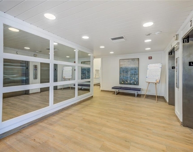 7100 Sunset Way - Photo Thumbnail 3