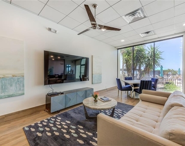 7100 Sunset Way - Photo Thumbnail 6