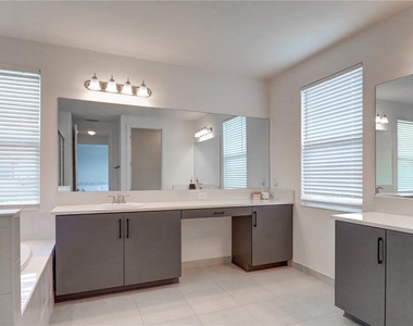 3338 Great Banyan Way - Photo Thumbnail 34