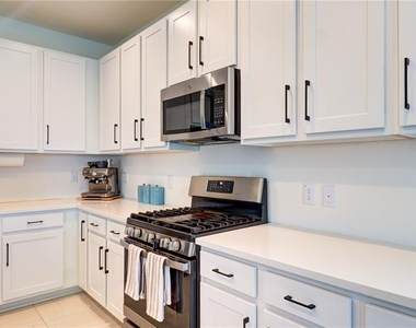 3338 Great Banyan Way - Photo Thumbnail 18