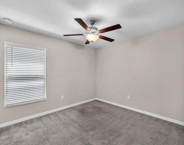 12011 Miracle Mile Drive - Photo Thumbnail 15