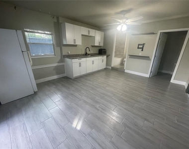3419 19th Street E - Photo Thumbnail 2