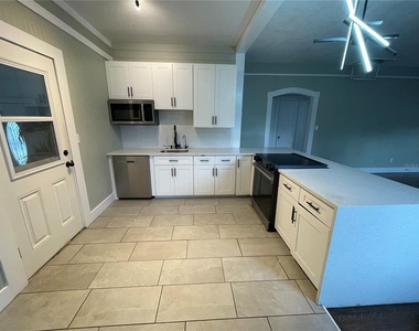 1339 13th Street W - Photo Thumbnail 6