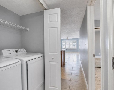 2739 N Poinciana Boulevard - Photo Thumbnail 23