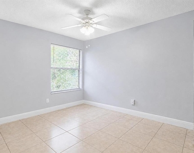 2739 N Poinciana Boulevard - Photo Thumbnail 17