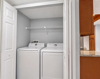 2739 N Poinciana Boulevard - Photo Thumbnail 24
