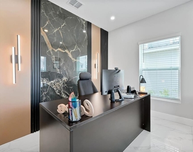 7245 Sienna Oak Alley - Photo Thumbnail 16