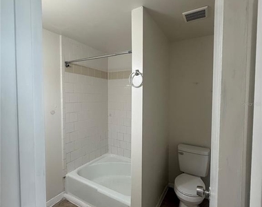 1101 Spring Meadow Drive - Photo Thumbnail 20