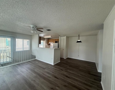 1101 Spring Meadow Drive - Photo Thumbnail 6
