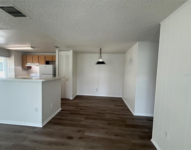 1101 Spring Meadow Drive - Photo Thumbnail 10