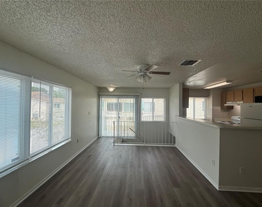 1101 Spring Meadow Drive - Photo Thumbnail 4