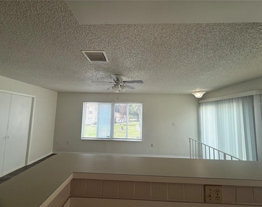1101 Spring Meadow Drive - Photo Thumbnail 12