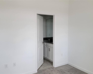 3064 Ella Way - Photo Thumbnail 10