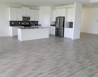 3064 Ella Way - Photo Thumbnail 17