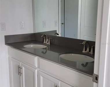 3064 Ella Way - Photo Thumbnail 9