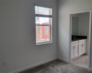 3064 Ella Way - Photo Thumbnail 7