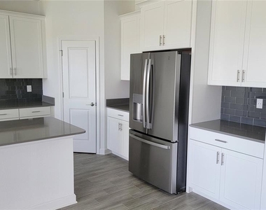3064 Ella Way - Photo Thumbnail 20
