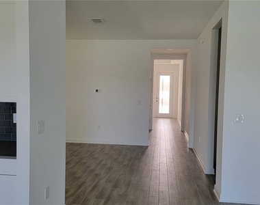 3064 Ella Way - Photo Thumbnail 16