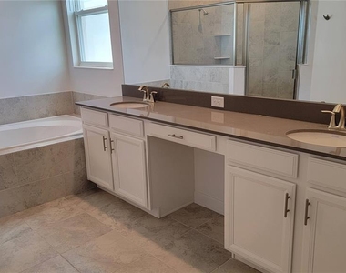 3064 Ella Way - Photo Thumbnail 27
