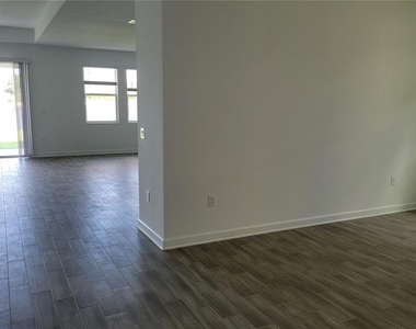 3064 Ella Way - Photo Thumbnail 15