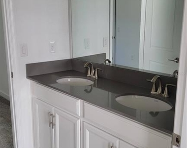 3064 Ella Way - Photo Thumbnail 8