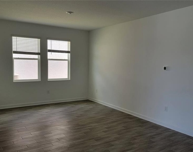 3064 Ella Way - Photo Thumbnail 14