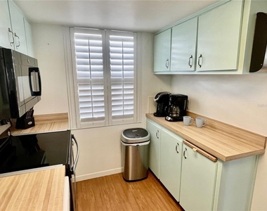 700 Mirror Terrace Nw - Photo Thumbnail 6