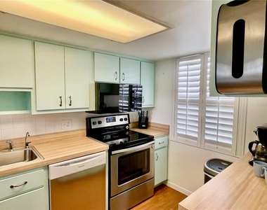 700 Mirror Terrace Nw - Photo Thumbnail 5