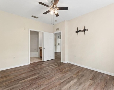 8136 Claire Ann Drive - Photo Thumbnail 9