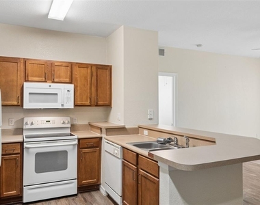 8136 Claire Ann Drive - Photo Thumbnail 7