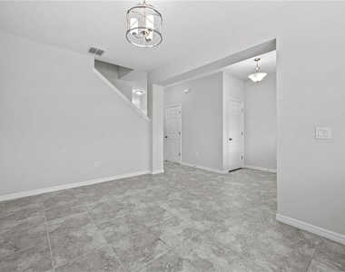 8061 Glenlloyd Avenue - Photo Thumbnail 3