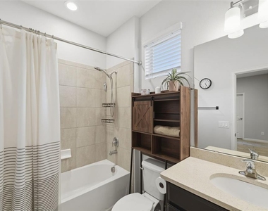 1097 Hendon Loop - Photo Thumbnail 28