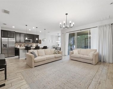 1097 Hendon Loop - Photo Thumbnail 4