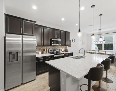 1097 Hendon Loop - Photo Thumbnail 11