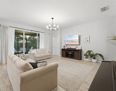 1097 Hendon Loop - Photo Thumbnail 7