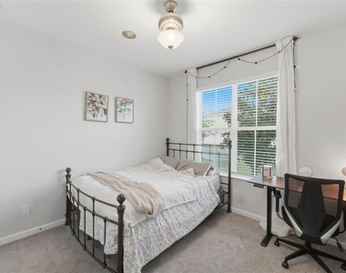 1097 Hendon Loop - Photo Thumbnail 30
