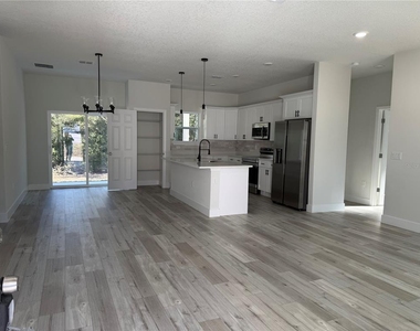 7897 N Fieldstone Drive - Photo Thumbnail 6