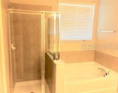 8821 Arrabida Lane - Photo Thumbnail 9