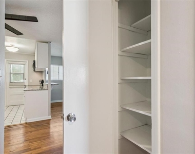 320 Lakeview Street - Photo Thumbnail 12