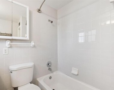 320 Lakeview Street - Photo Thumbnail 16