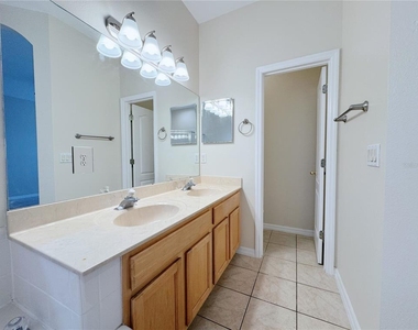 4932 Bellthorn Drive - Photo Thumbnail 23