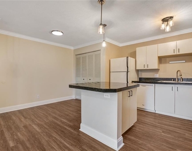 370 Lake Tahoe Court - Photo Thumbnail 8