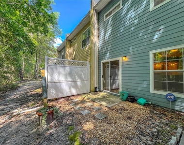 4933 Nw 1st Place - Photo Thumbnail 15