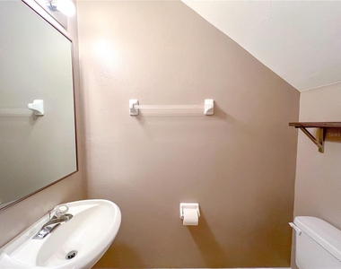 4933 Nw 1st Place - Photo Thumbnail 2