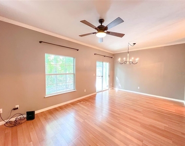 4933 Nw 1st Place - Photo Thumbnail 3