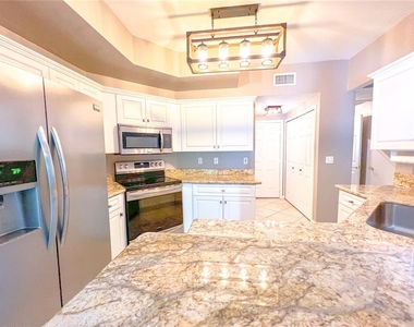4933 Nw 1st Place - Photo Thumbnail 5