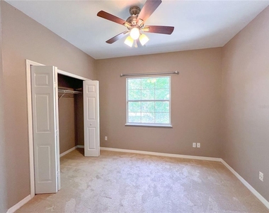 4933 Nw 1st Place - Photo Thumbnail 13