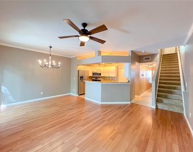 4933 Nw 1st Place - Photo Thumbnail 1