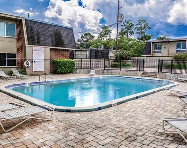 1700 Sw 16th Court - Photo Thumbnail 11