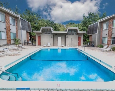 1700 Sw 16th Court - Photo Thumbnail 12
